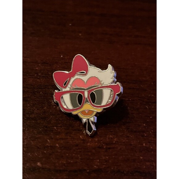 Disney Nerds Rock Head Collection Daisy Duck‎ Trading Pin - Picture 1 of 4